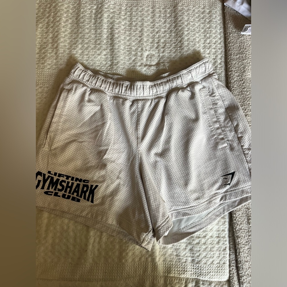 LAST DAY white gymshark shorts